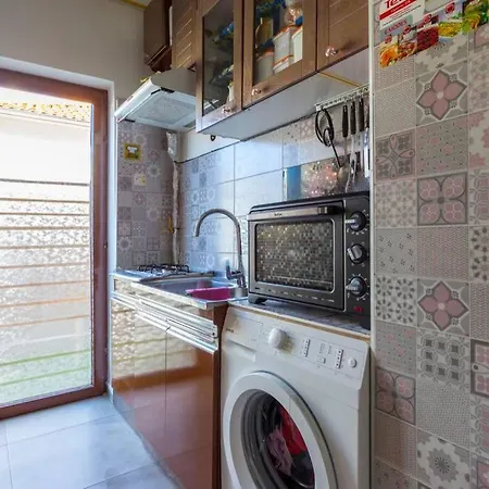 Excellent-centralocated-renovated-2bdr Apartamento